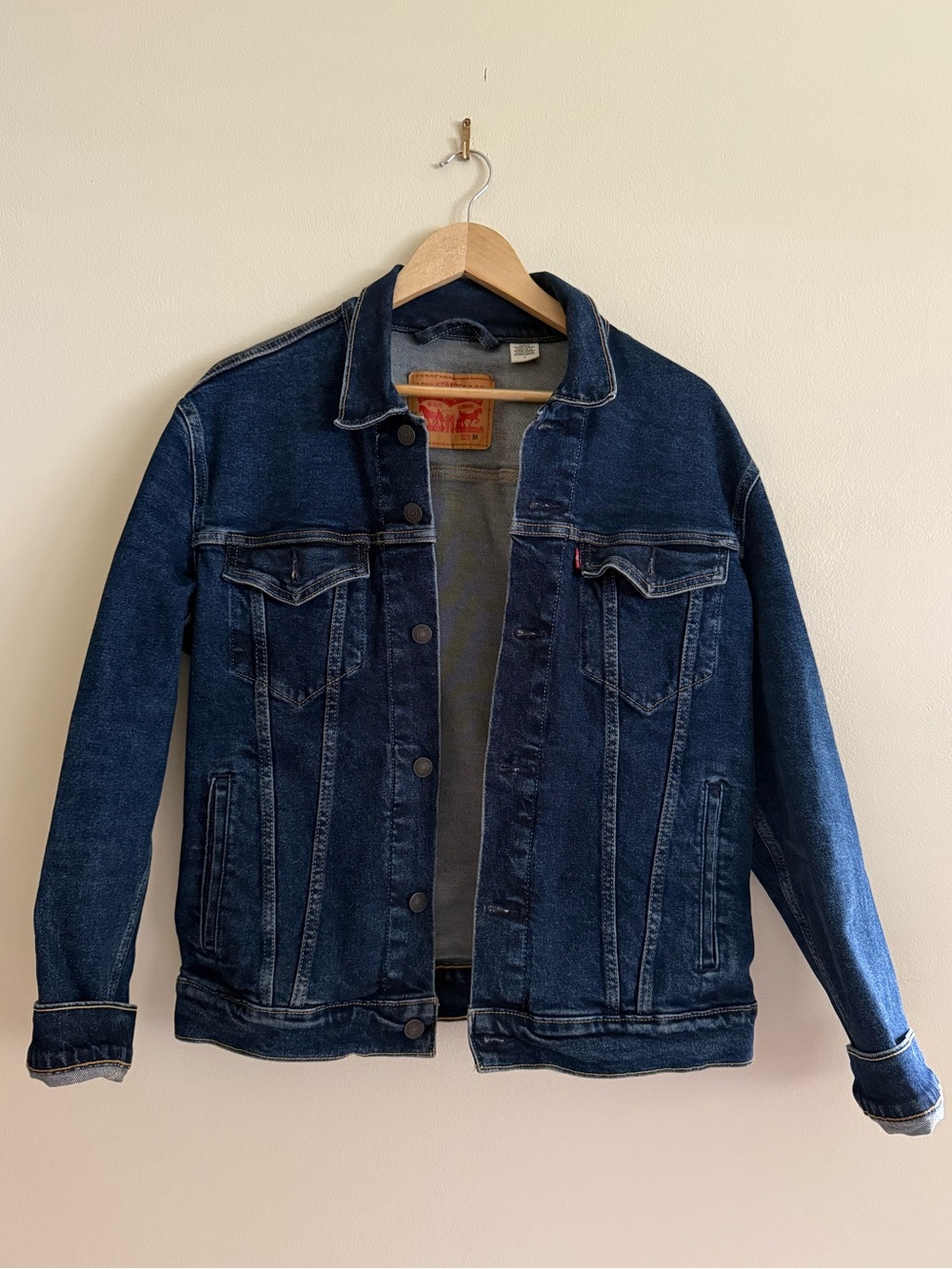 Levi's | Men's Classic Denim Trucker Jacket | Medium Dark Wash | Size M